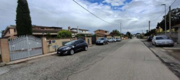 Casa de 6 divisões em Ardea, Italy N.º 12423 12