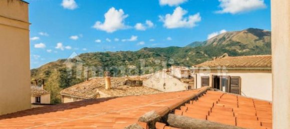 4 bedrooms House in Fiumefreddo Bruzio, Italy No. 262003 10