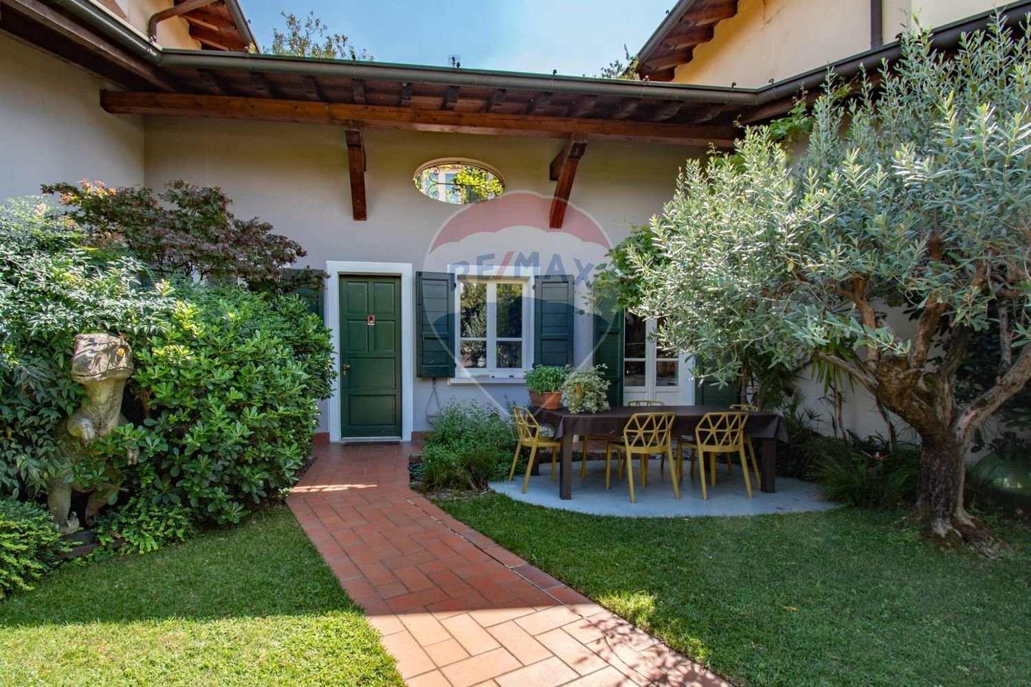 Дом с 4 комнатами в Оспиталетто, Италия № 269674