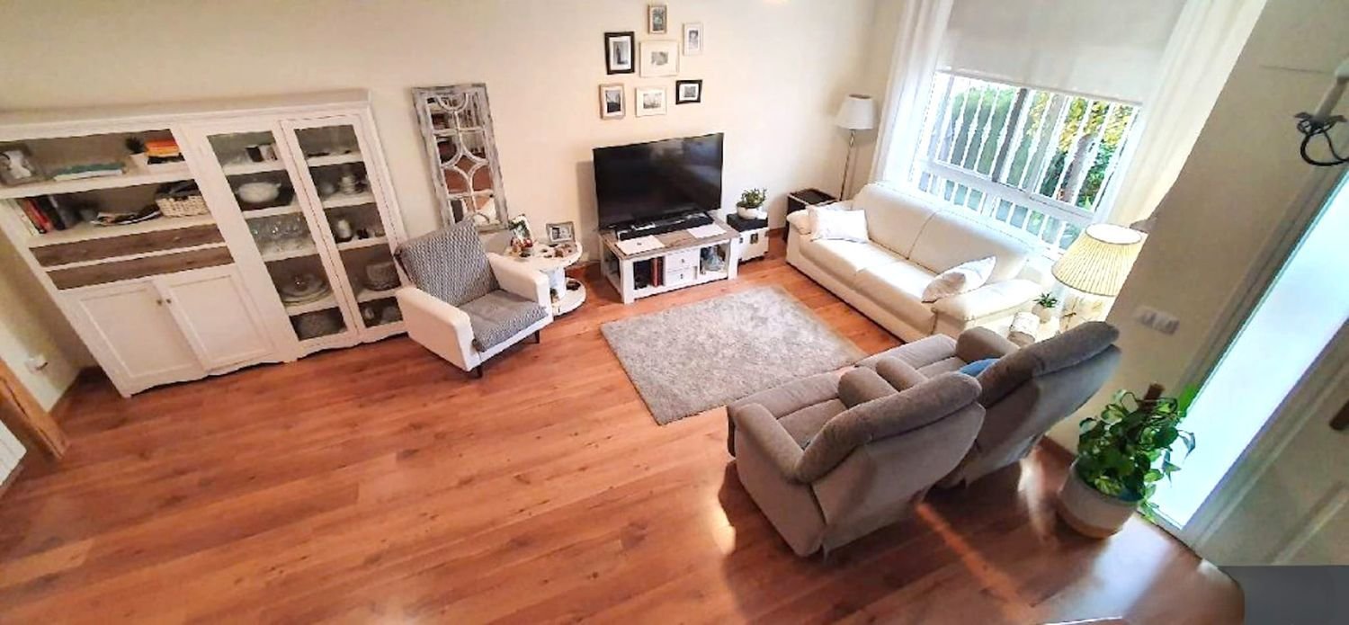 4 bedrooms Townhouse in L'Eliana, Spain No. 280881