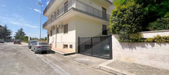 2غرفة عقار تجاري في Triggiano, Italy رقم 26902 24