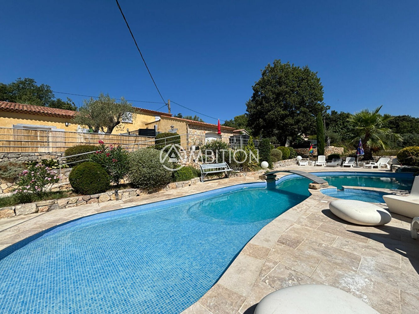 2 bedrooms House in Fayence, France No. 284812