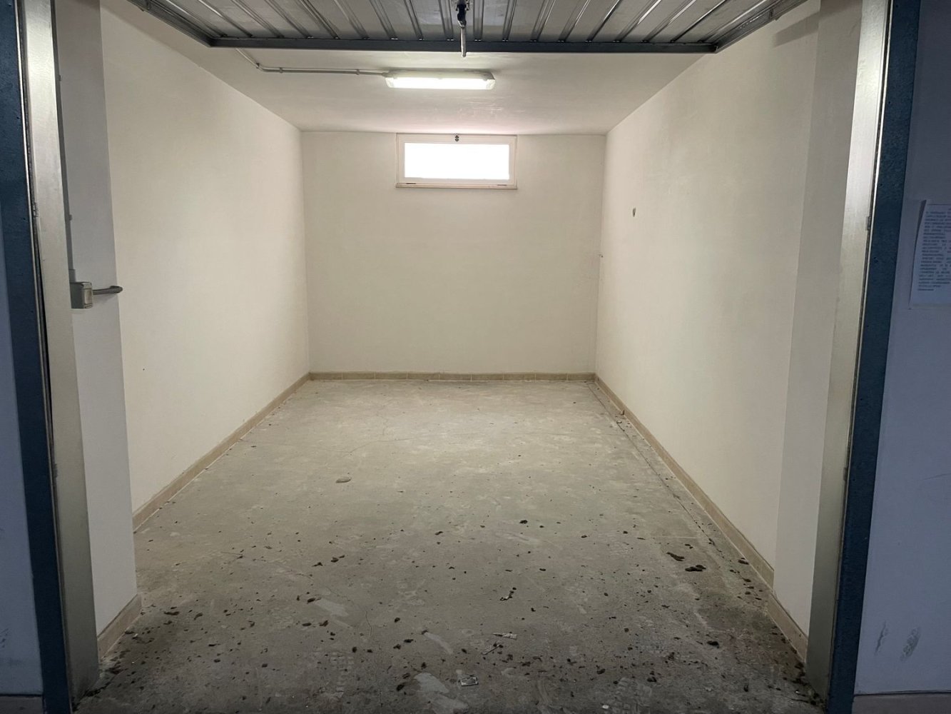 Garaje en Brindisi, Italy 16 m² No. 316626