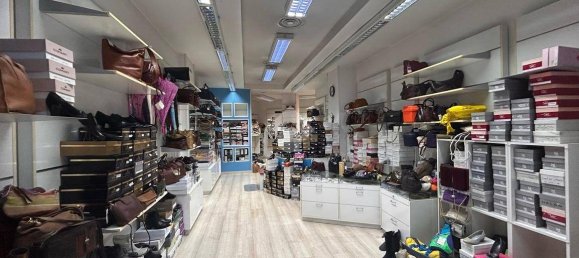 2-Zimmer Gewerbliche Immobilie in Monza, Italy, Nr. 208413 3