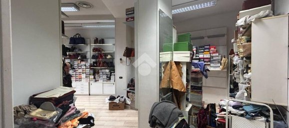 2-Zimmer Gewerbliche Immobilie in Monza, Italy, Nr. 208413 7