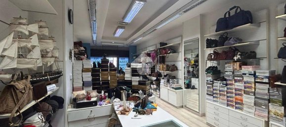 2-Zimmer Gewerbliche Immobilie in Monza, Italy, Nr. 208413 4