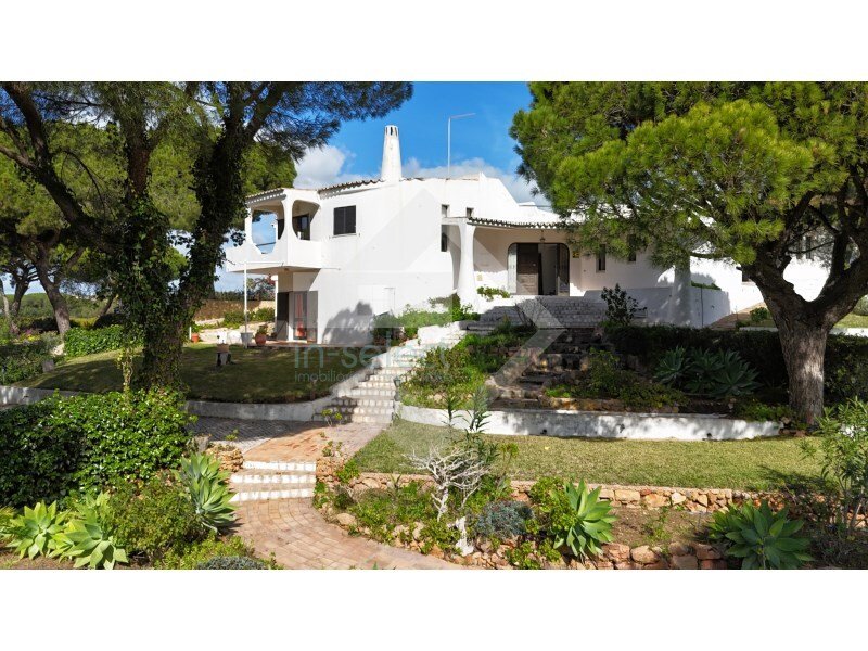 Вилла с 4 спальнями в Фару, Португалия № 195015