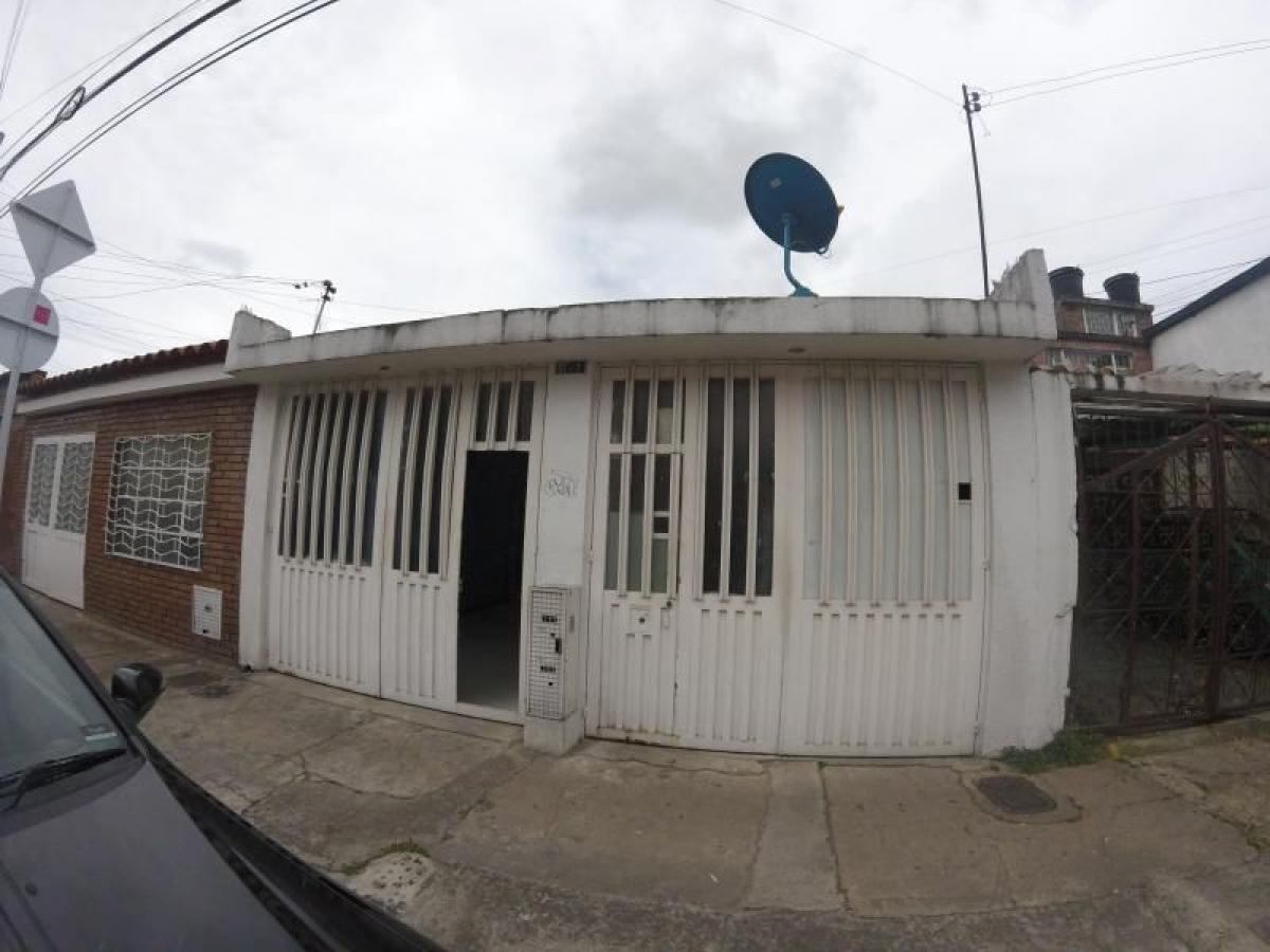 Casa de 5 dormitorios en Bogotá, Colombia No. 14449