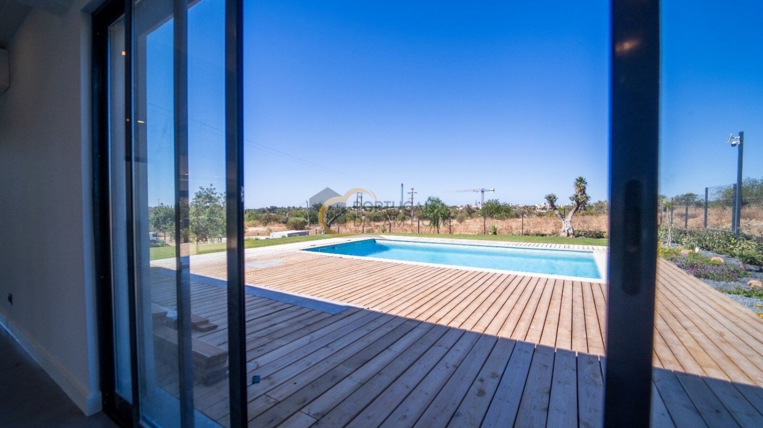5 bedrooms Villa in Quarteira, Portugal No. 33043