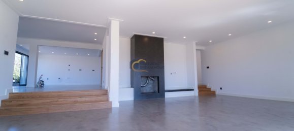 5 bedrooms Villa in Quarteira, Portugal No. 33043 7