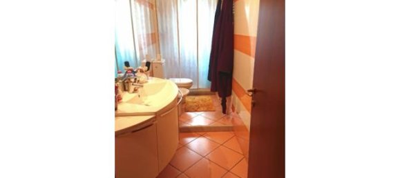 2 bedrooms Apartment in Livorno, Italy No. 252591 4