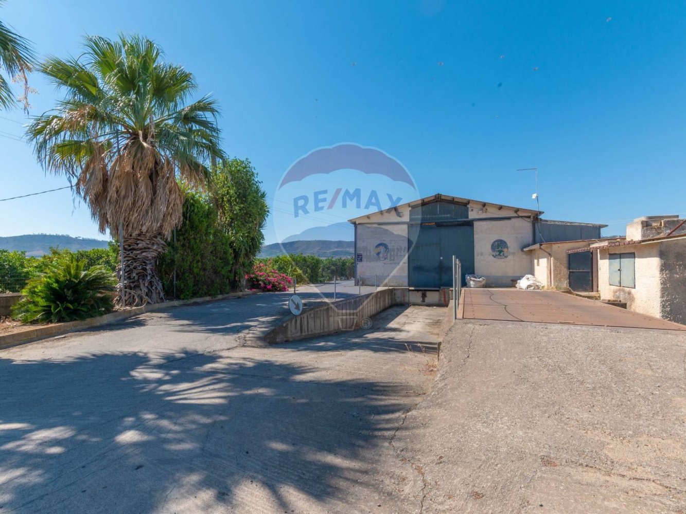 Gewerbliche Immobilie in Caltagirone, Italy 800m², Nr. 138557