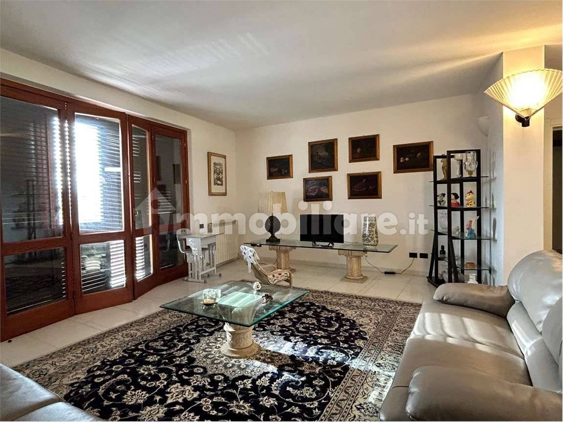 3 bedrooms Apartment in Assisi, Italy No. 230165