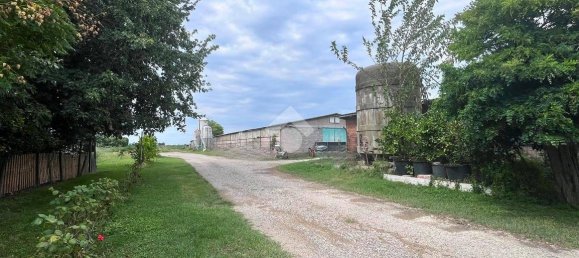 1350m² Warehouse in Molinella, Italy No. 298111 18