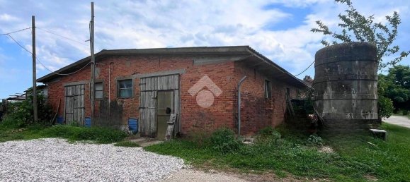 1350m² Warehouse in Molinella, Italy No. 298111 3