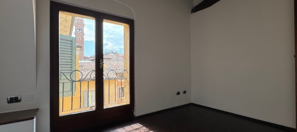 3 Schlafzimmer Wohnung in Verona, Italy, Nr. 352957 20