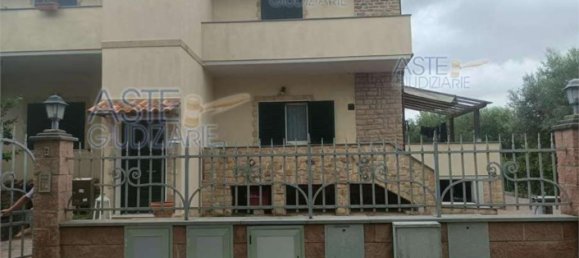 6 rooms Apartment in Rosignano Marittimo, Italy No. 41758 3