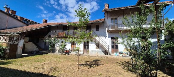 3 bedrooms House in Frossasco, Italy No. 133537 2