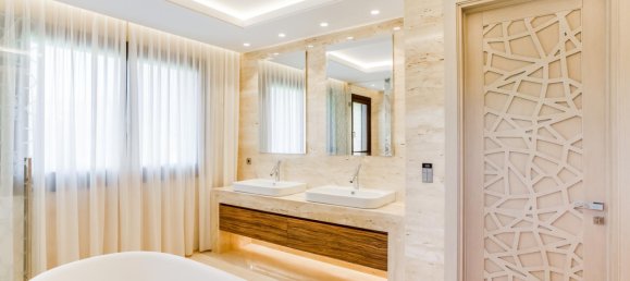 5 bedrooms Villa in Marbella, Spain No. 114056 20