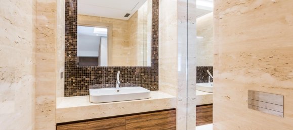 5 bedrooms Villa in Marbella, Spain No. 114056 16