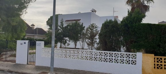Casa de 3 dormitorios en La Zenia, Spain No. 183660 12