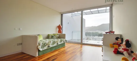 Casa de 4 dormitorios en Viana do Castelo, Portugal No. 144943 17