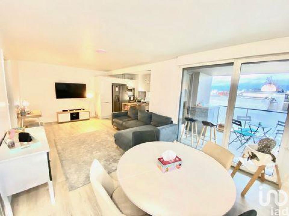 Apartamento com 3 quartos em condomínio em Aubervilliers, France N.º 36848