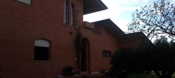 Вилла с 6 спальнями в Луни, Италия № 85925 10