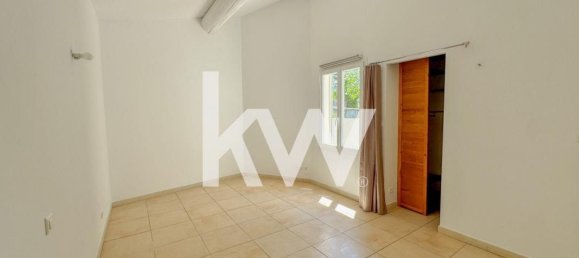 Villa de 3 dormitorios en Nimes, France No. 299702 11