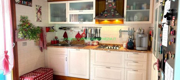 6 rooms Apartment in Venice, Italy No. 1755 4