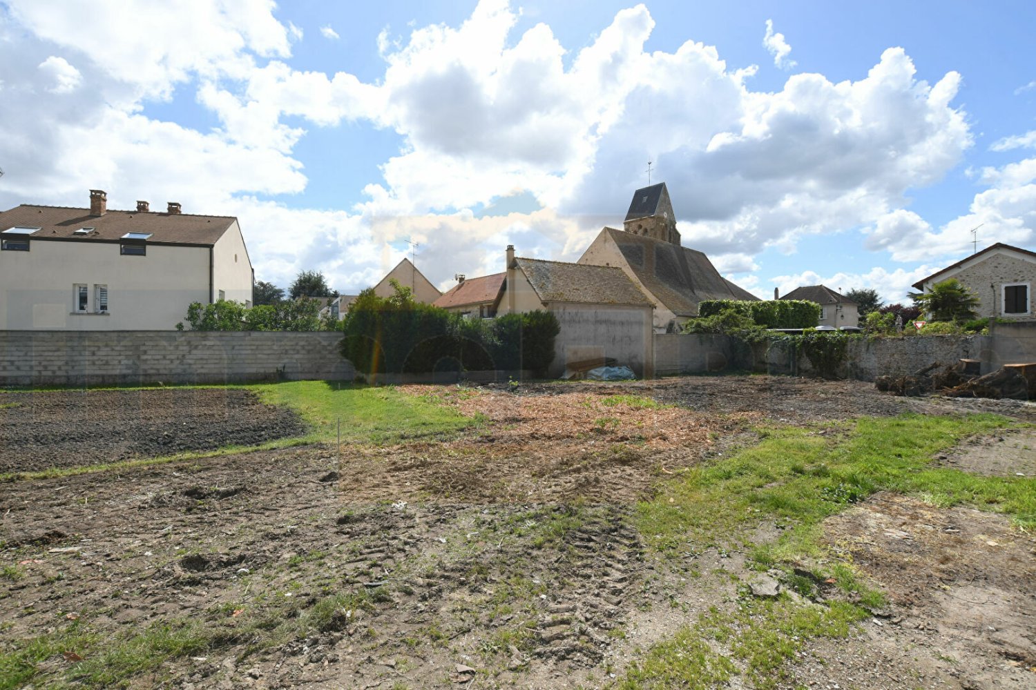  Land in Bois-d'Arcy, France No. 172236