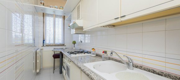 3 rooms Apartment in Milan, Italy No. 339059 6