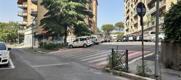  مرآب في Rome, Italy 72متر مربع رقم 154070 9