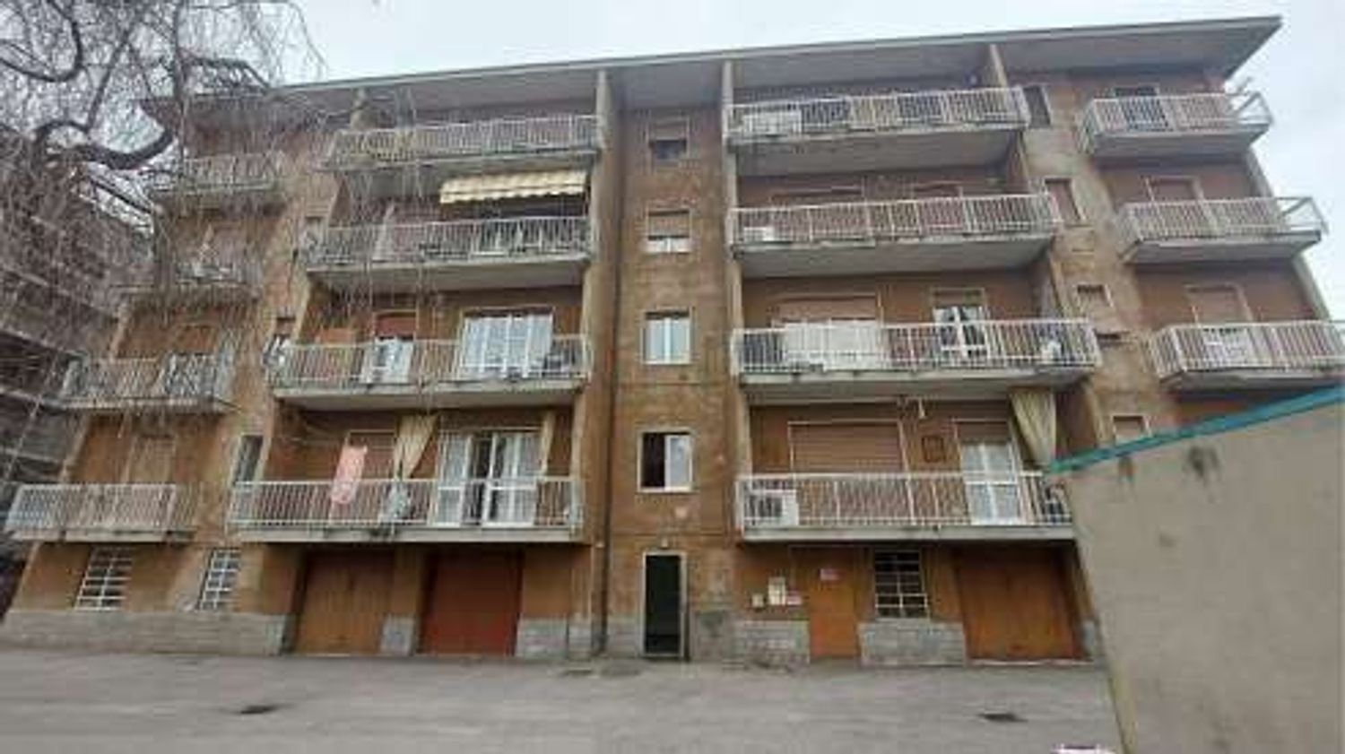 Apartamento de 3 habitaciónes en Solbiate Arno, Italy No. 185564