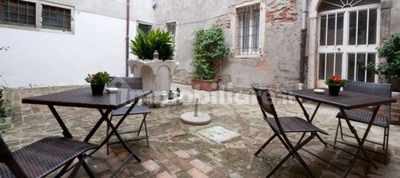 2 bedrooms Apartment in Venice, Italy No. 326689 2