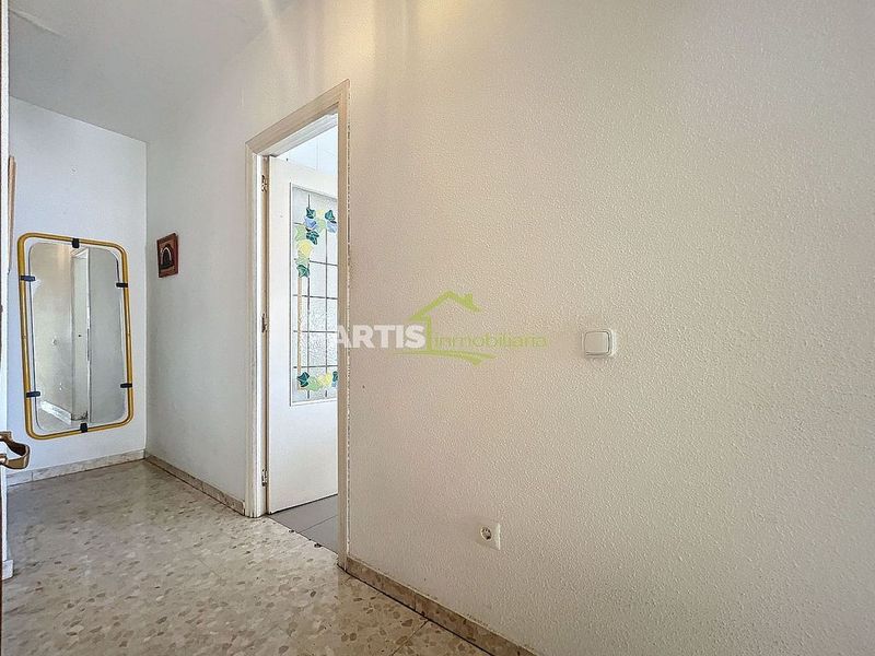 Apartamento de 4 dormitorios en Córdoba, Spain No. 228364