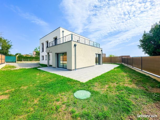 5 bedrooms House in Le Mans, France No. 313597