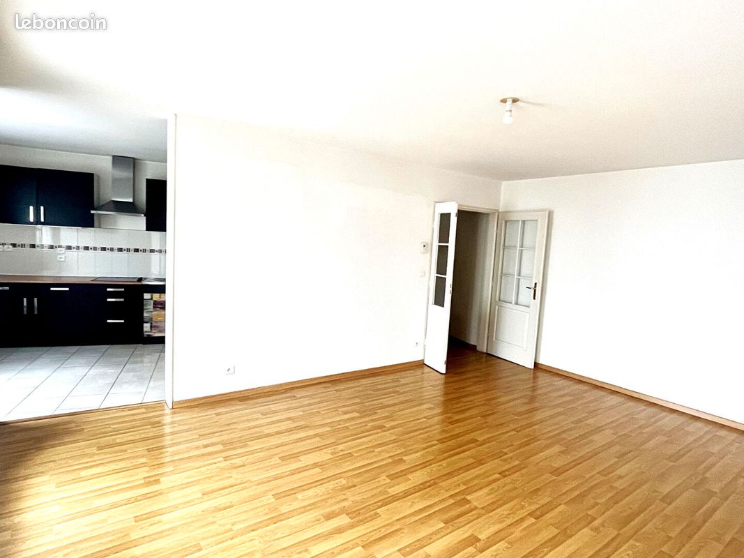 Apartamento de 2 dormitorios en Nancy, France No. 66677