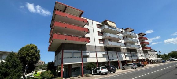 2 bedrooms Apartment in Udine, Italy No. 280623 2