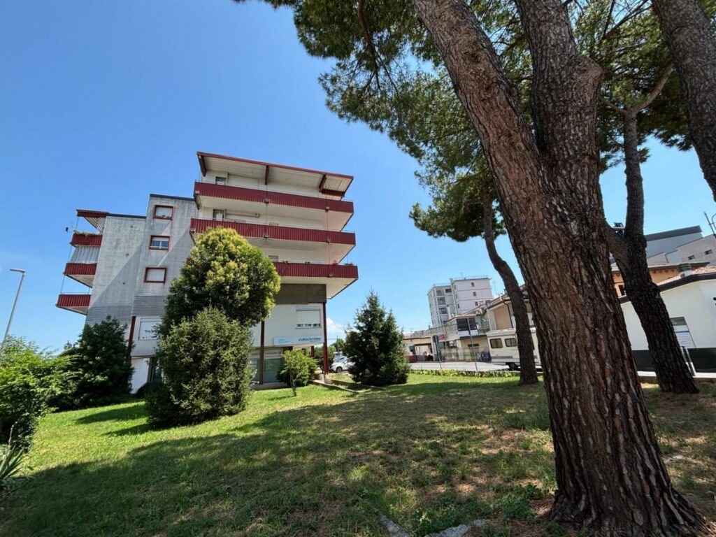 2 bedrooms Apartment in Udine, Italy No. 280623