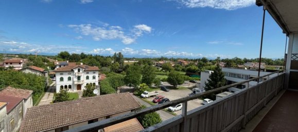 2 bedrooms Apartment in Udine, Italy No. 280623 8