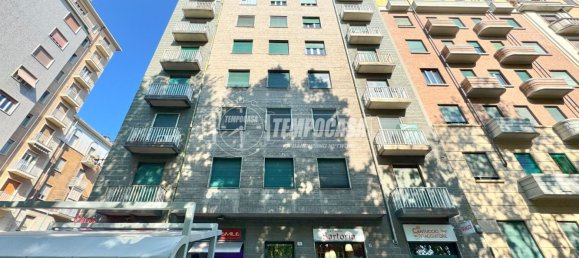 2 rooms Apartment in Turin, Italy No. 283667 2