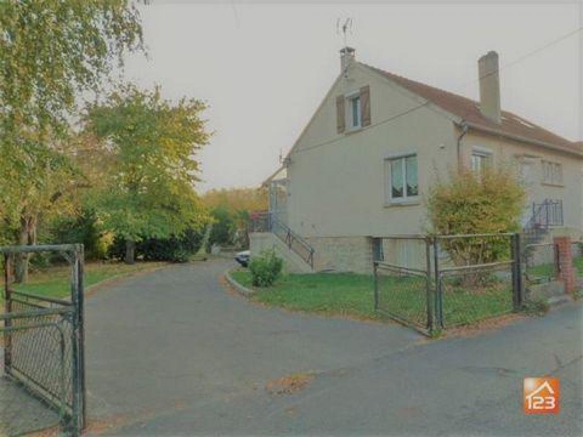 5 bedrooms House in Laon, France No. 10955