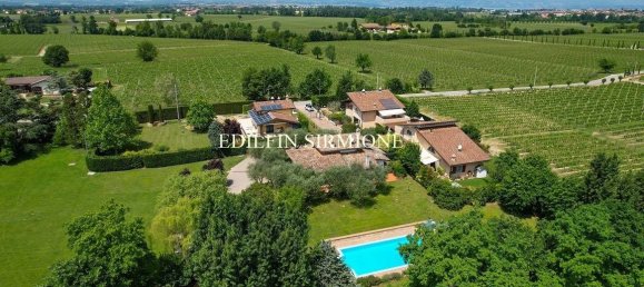 4 bedrooms Villa in Sirmione, Italy No. 129611 2