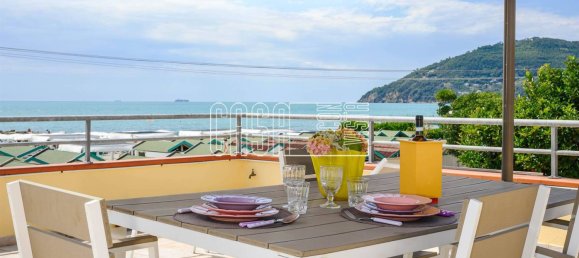 4 bedrooms Villa in Sarzana, Italy No. 319089 33