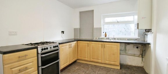 3 bedrooms House in Barry, United Kingdom No. 2718 6