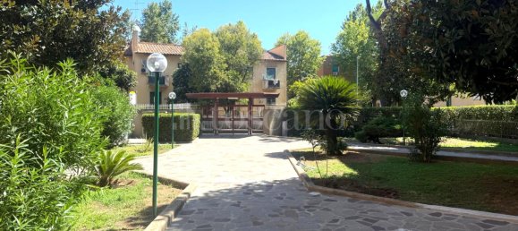 4 rooms House in Rome, Italy No. 261057 2