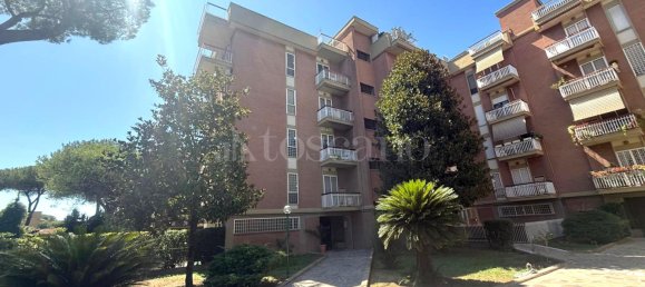 4 rooms House in Rome, Italy No. 261057 3