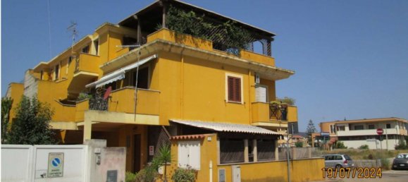 Apartamento de 4 habitaciónes en Olbia, Italy No. 13656 2