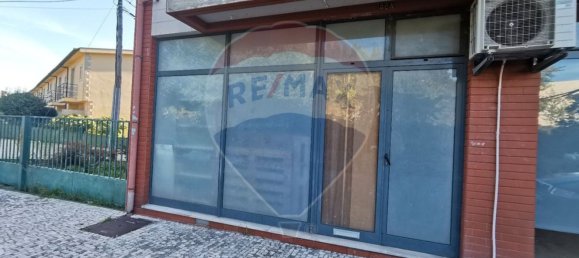 31m² Commercial property in Vila Verde, Portugal No. 33179 4